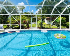 Luxury Jupiter Farm Getaway Pool, BBQ, Game Shed